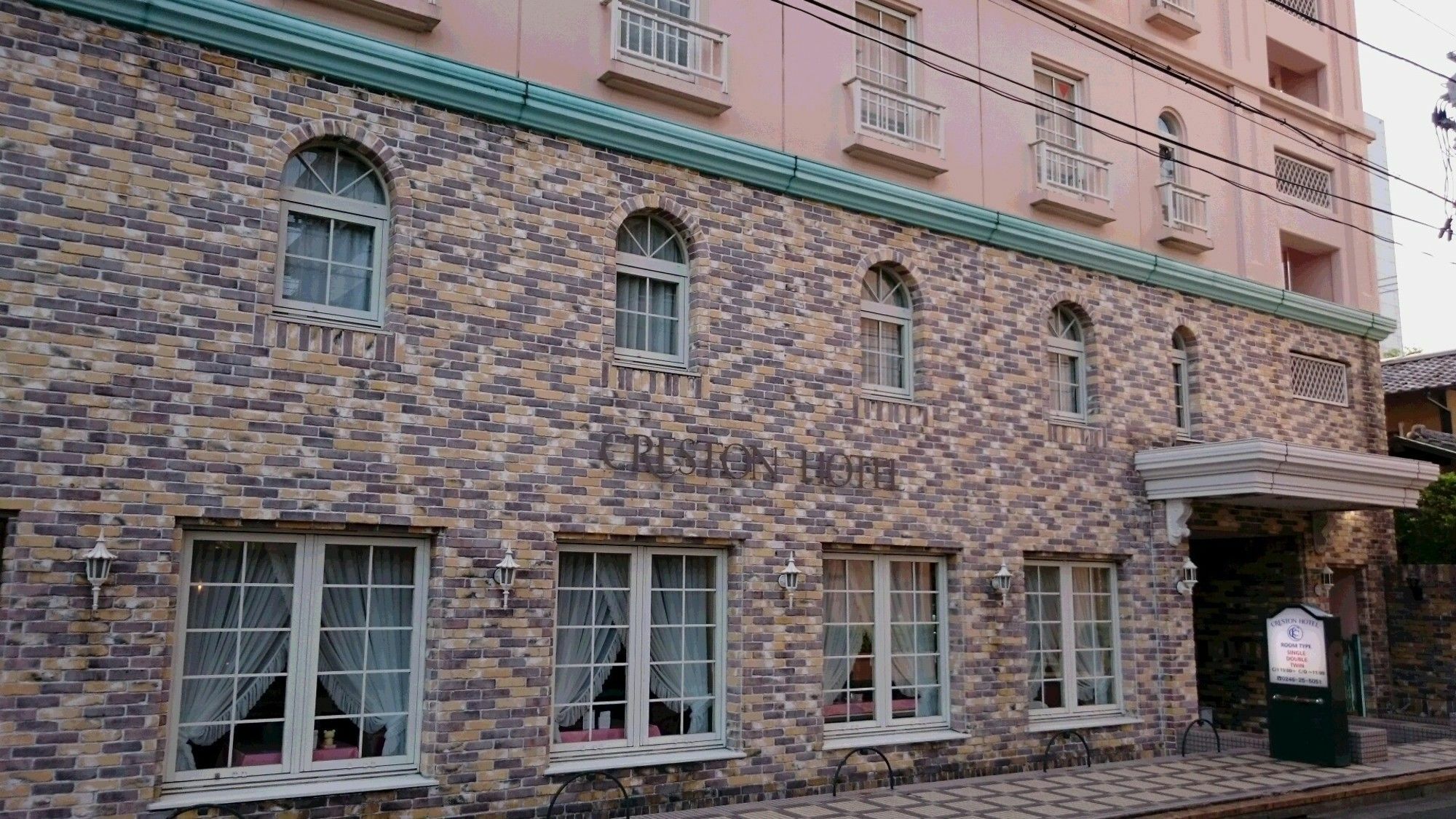 Creston Hotel Івакі Екстер'єр фото